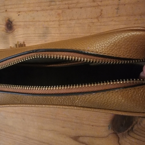 Michael Kors Crossbody - Picture 6 of 6